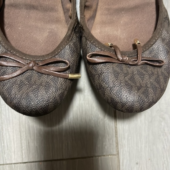 Michael Kors Flats - Picture 2 of 4